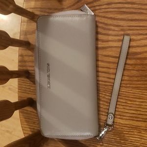 Michael Kors Travel Wristlet Wallet Clutch.